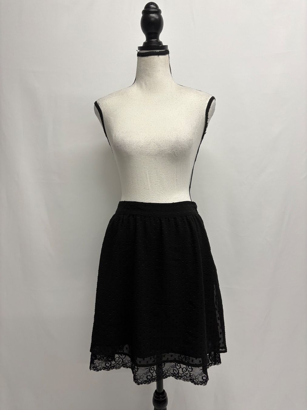 Sisley Röcke: Sisley Schwarzer Minirock mit Spitze Gr. 38 Rock – Neu (gemäss Beschreibung) aus Regensdorf von secondchancefashion 1