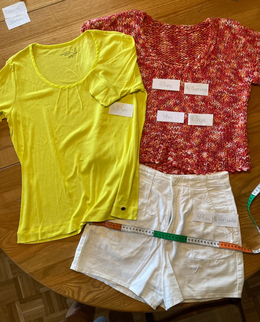 Lotti di vestiti: Kleiderpaket – Usato da Balsthal venduto da dasesaro