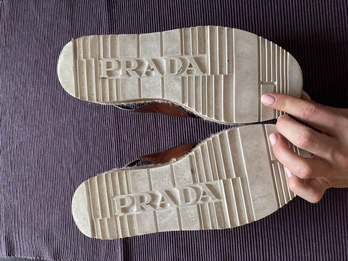 Prada Chaussures femmes: PRADA Sandalen – D'occasion à Zürich par Lynnlouise 1