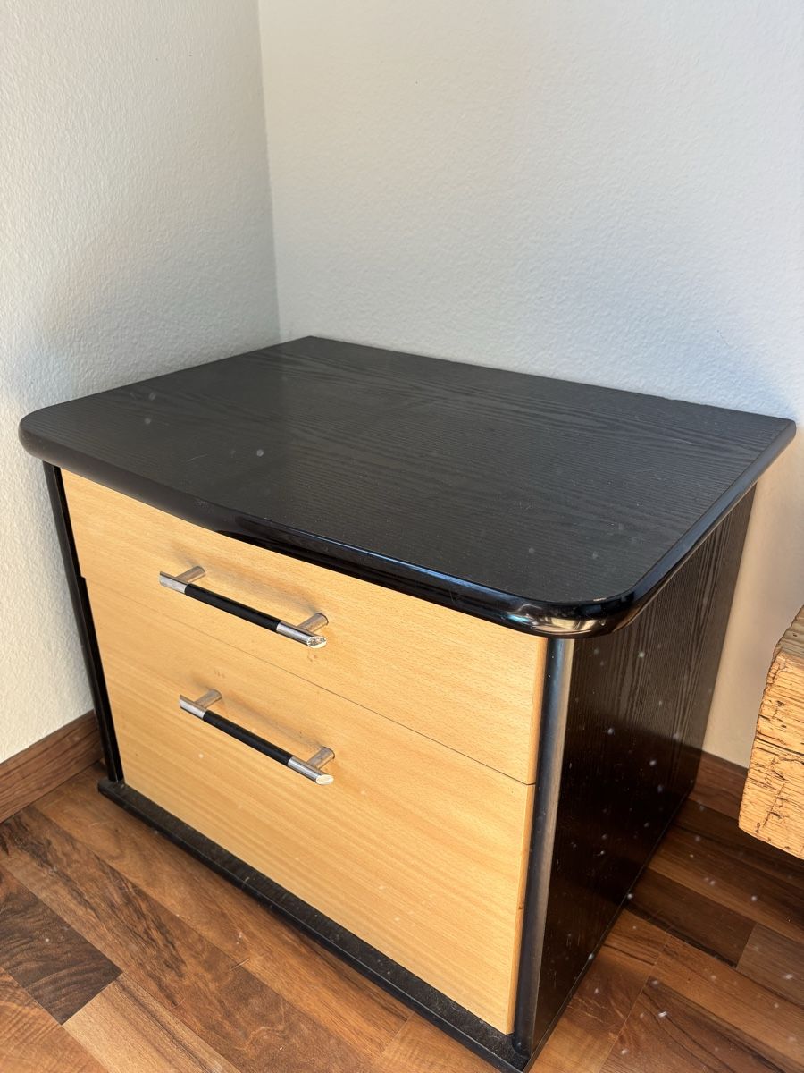 Comodini: Nachttisch – Usato da Reinach BL venduto da Andithos 1