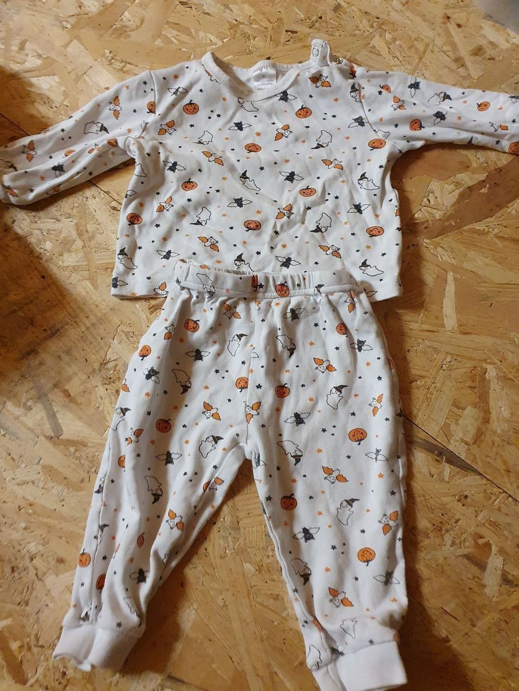 Pigiama & Simili: Pyjama Halloween Grösse 80 – Usato da Berg TG venduto da lisboa.sky
