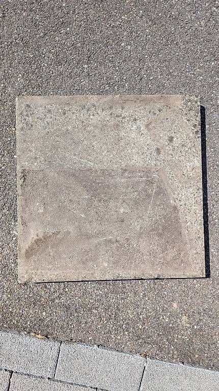 Rivestimenti per pavimenti: Beton Platten – Usato da St. Erhard venduto da jor_c9md