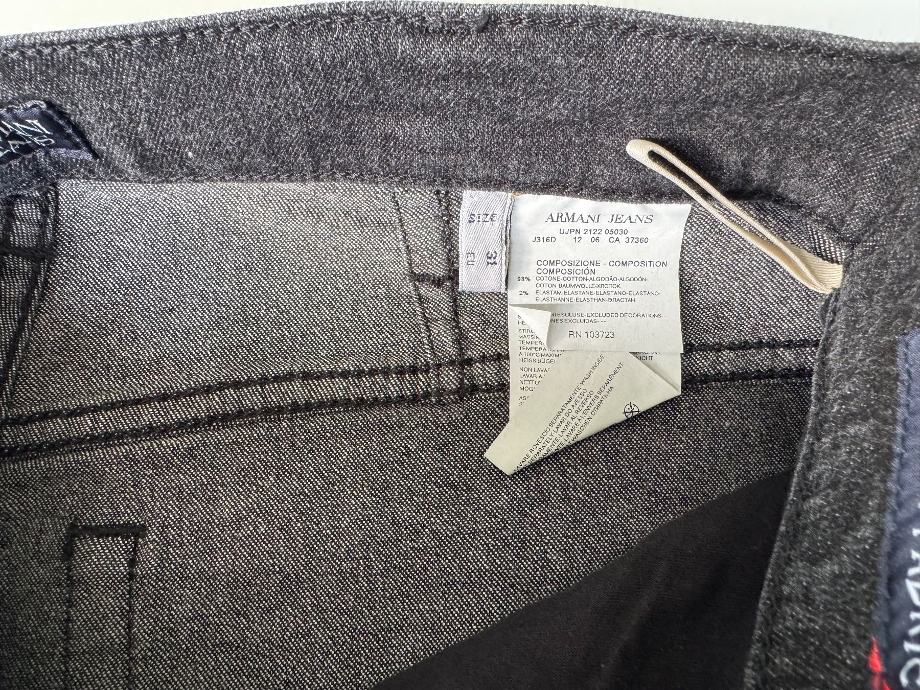 Armani Jeans: Armani Jeans, Herren, Grösse 31, schwarz – Nuovo (secondo la descrizione) da Luzern venduto da Cabriolet 6