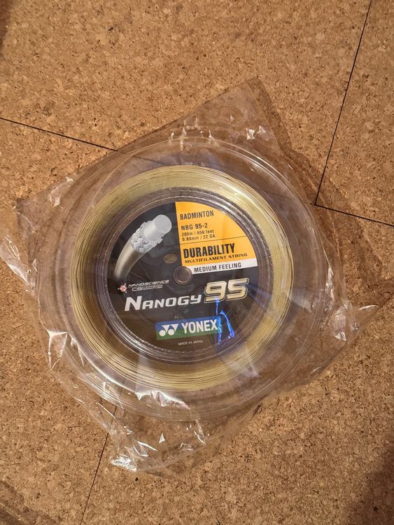 Carlton Durapulse 74 Badminton Saite - 200m Spule Fluo Gelb