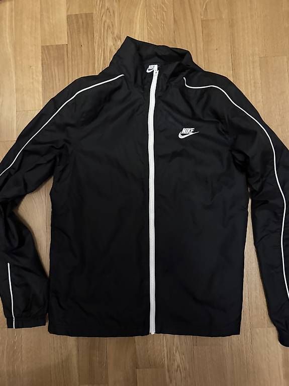 Vestes: Jacket Nike  – D'occasion à Morges par bir_9rsr 1