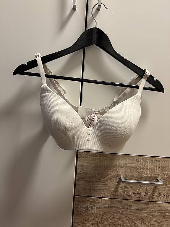 Altra biancheria intima: BH Victoria Secret 75D – Usato da St. Gallen venduto da mustang96