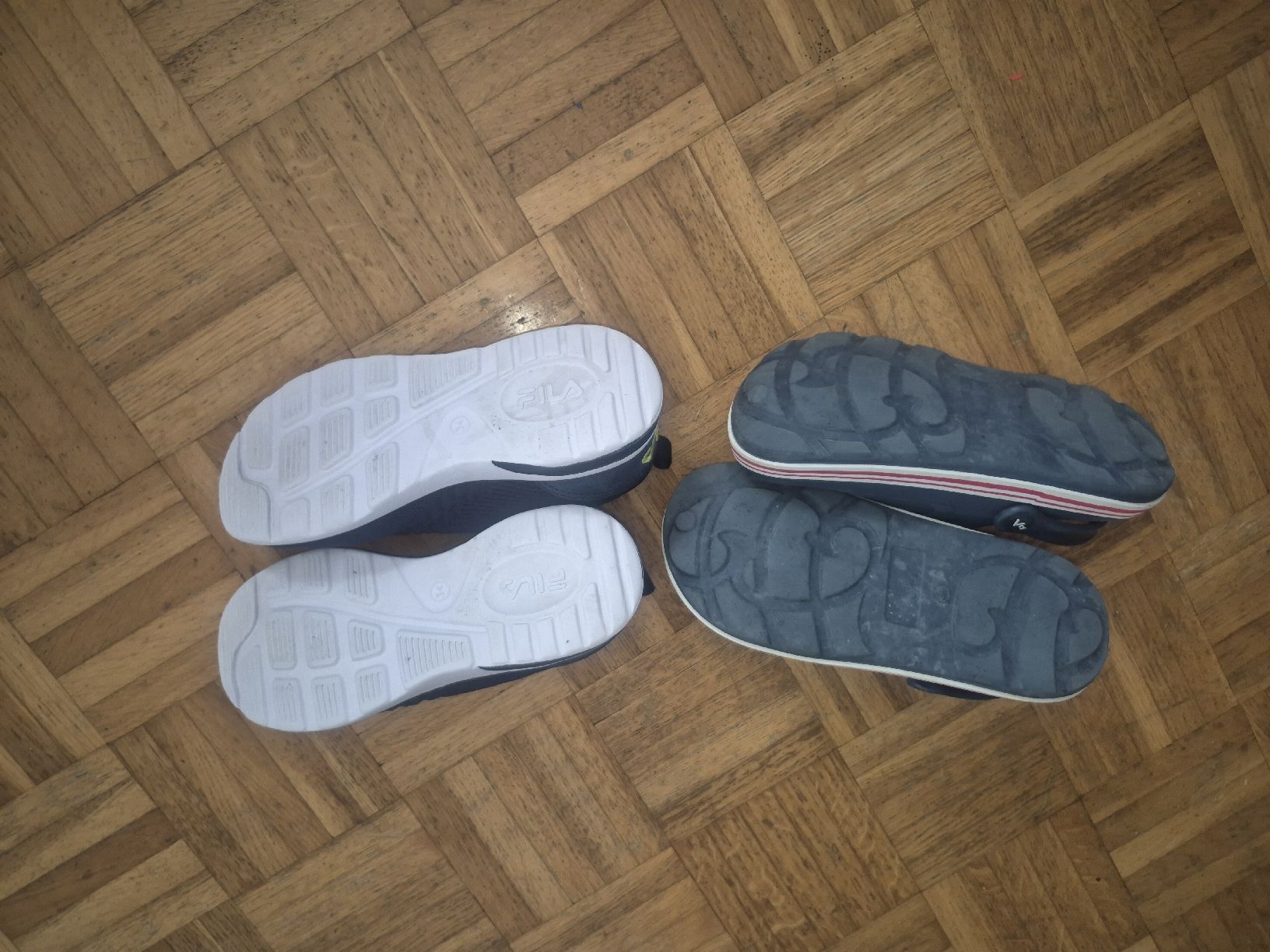 Scarpe per ragazzi: Hallenschuhe, Crocs, Grosse 34 – Usato da Uster venduto da GanzGuet1A 1