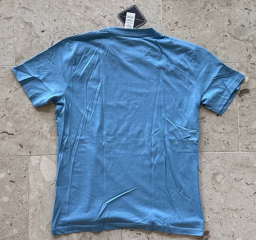 T-shirt: T-Shirt Bondi Beach, hellblau NEU – Nuovo e nell'imballaggio originale da Kilchberg ZH venduto da eti_m9g8 2