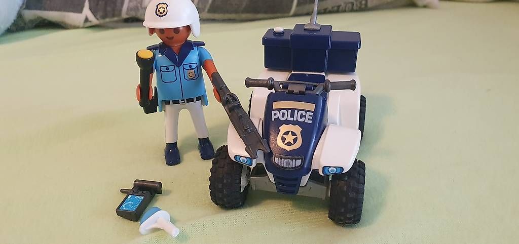 Playmobil Giocattoli: Playmobil Poilzei mit Quat – Usato da Uitikon Waldegg venduto da sgrimmer