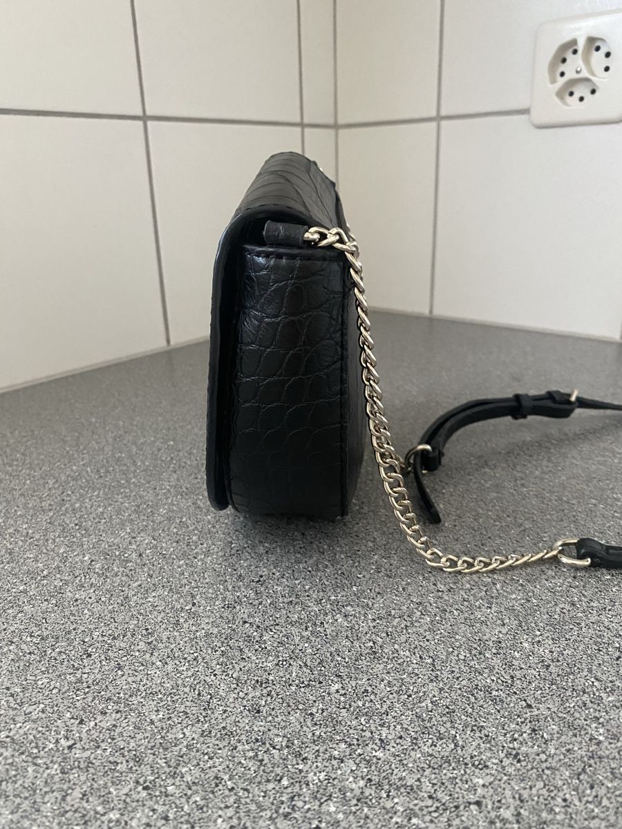 Guess Taschen für Damen: Schwarze GUESS Handtasche – Neu (gemäss Beschreibung) aus Obermumpf von saramya 5