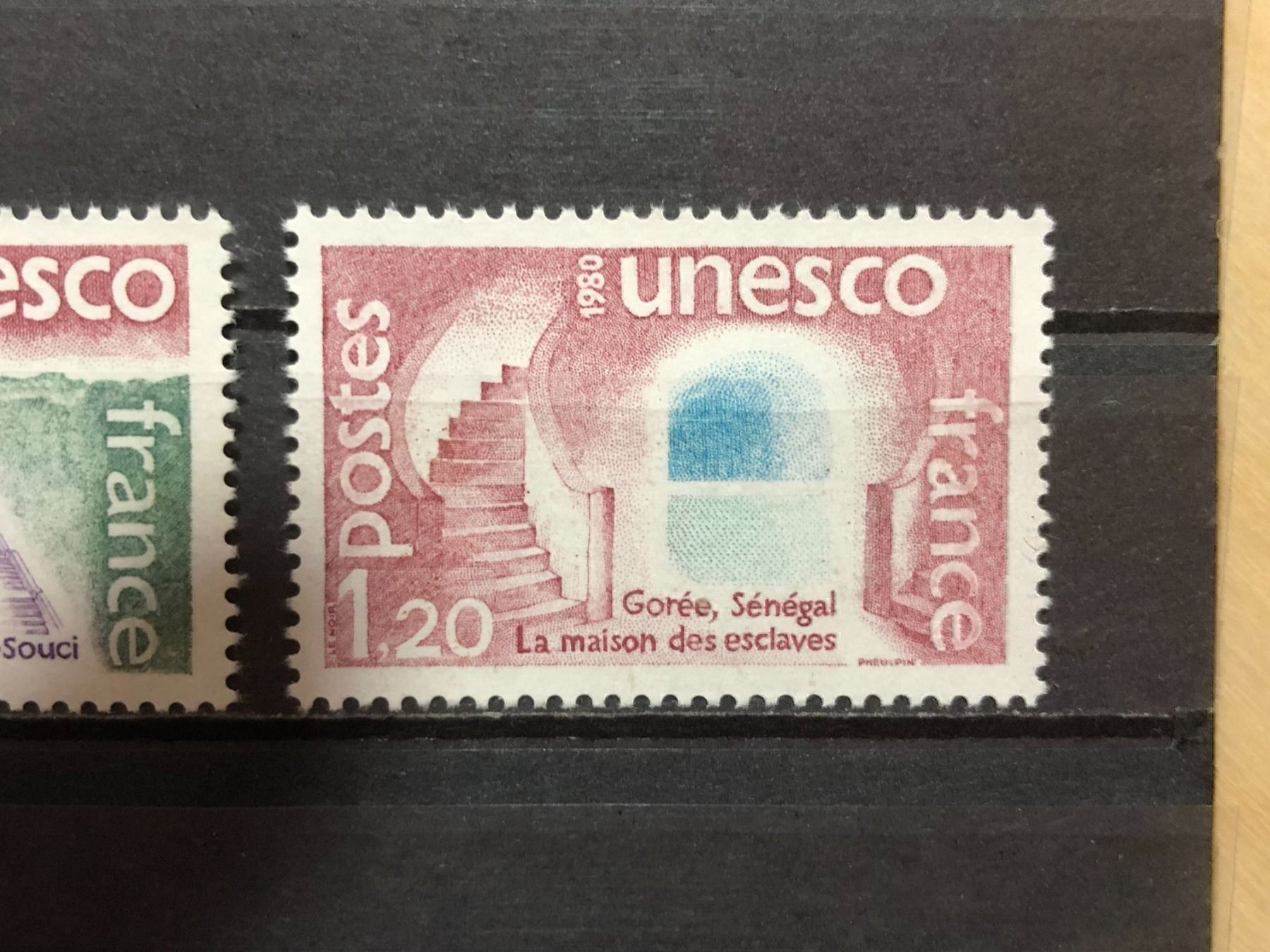 Tutti i francobolli: Triplet UNESCO Neuf** 1980 – Nuovo e nell'imballaggio originale da Lausanne venduto da ffhoud 3