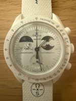 Omega x Swatch Moonswatch Snoopy
