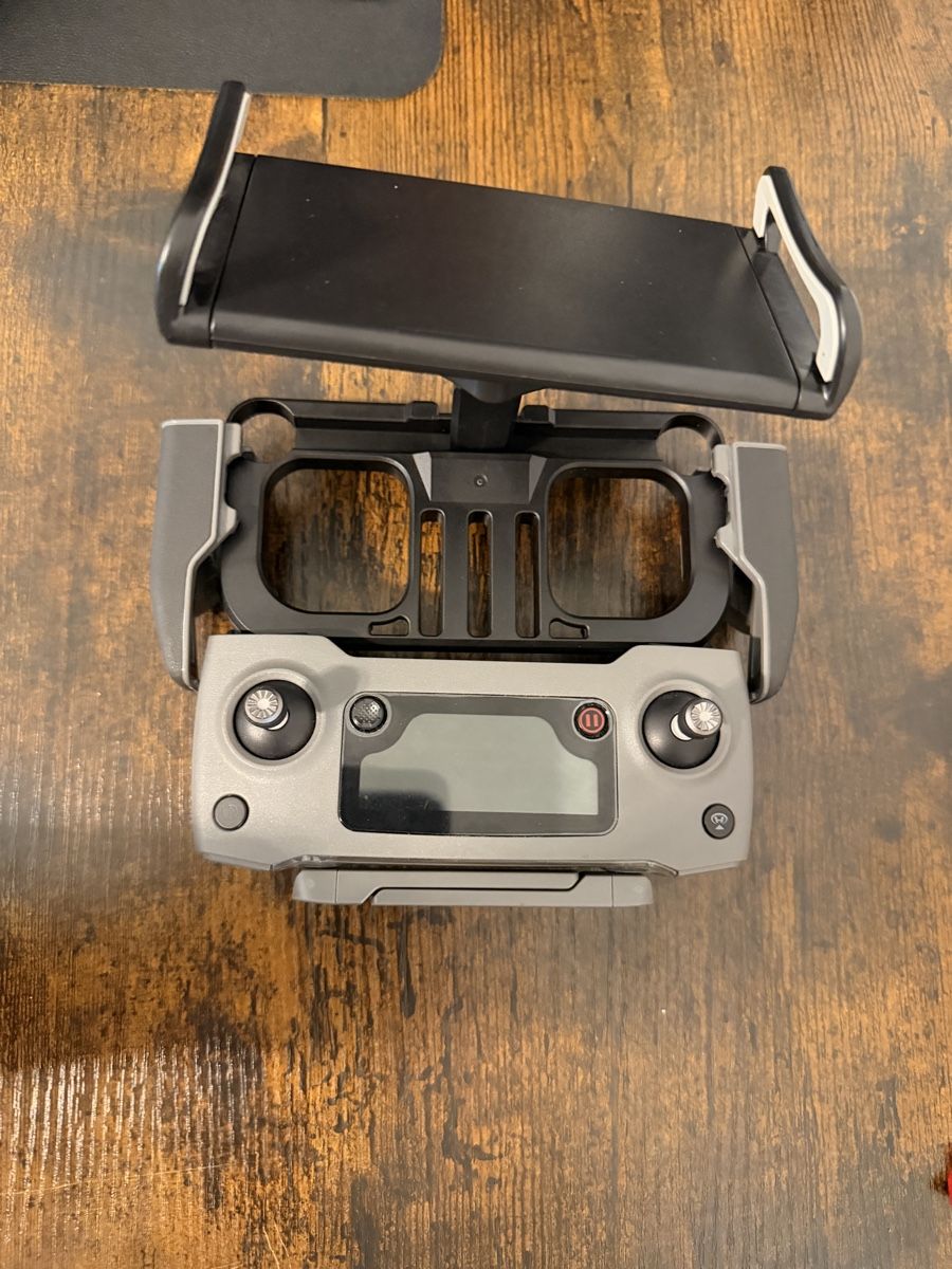 DJI Fernsteuerungen: DJI Mavic 2 Pro / Zoom Controller mit Handy Halterung – Gebraucht aus Chur von coco7413 3
