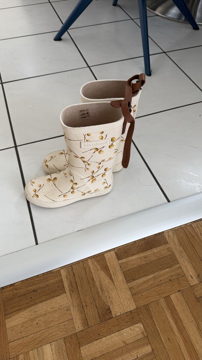Scarpe per ragazze: Bisgaard Gummistiefel Mädchen mit Blumenmuster - Gr. 31 Top – Usato da Glattfelden venduto da nur_xpw6 3