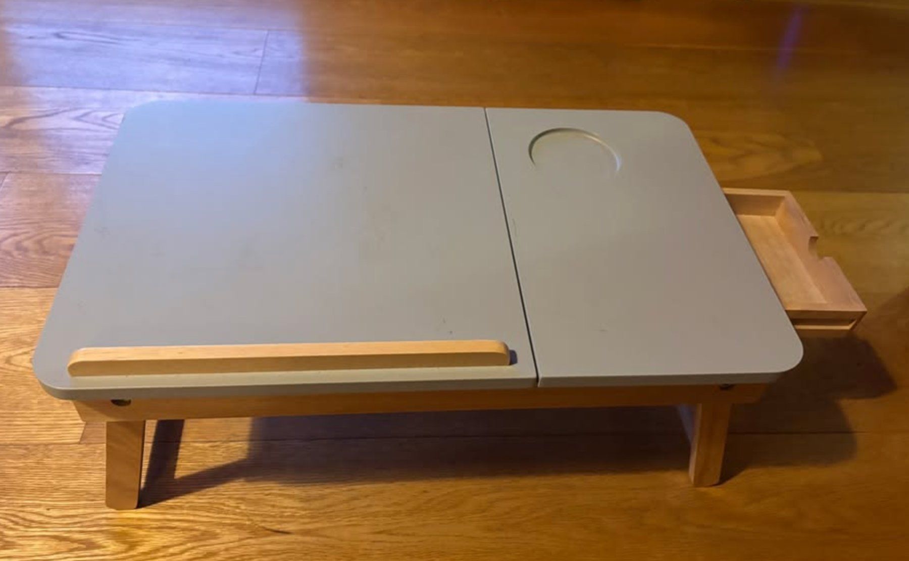 Tavoli: Table de lit pour laptop – Usato da Grugnay (Chamoson) venduto da mar_5nn6