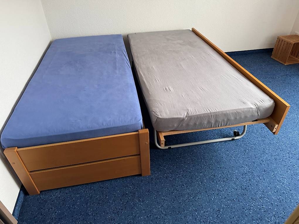 Lits: Gästebett – D'occasion à Höri par rbaltensperger