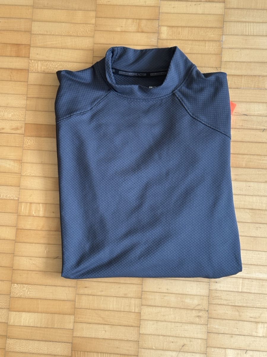 Under Armour T-shirts: Under Armour Coldgear Reactor top size M – D'occasion à Zürich par nicola.witzig