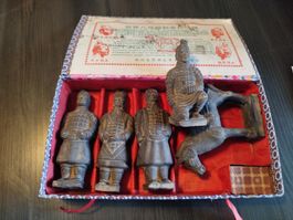 Antike China Terrakotta Armee Kriegerfiguren vor Ort gekauft