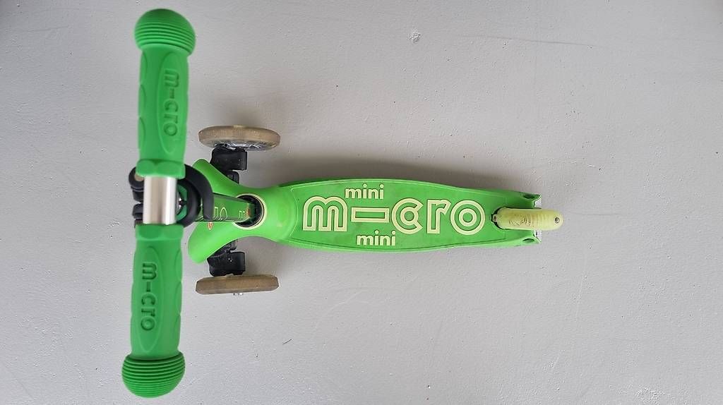 Kickboard: Mini Micro Deluxe LED – D'occasion à Ehrendingen par NSX-RR