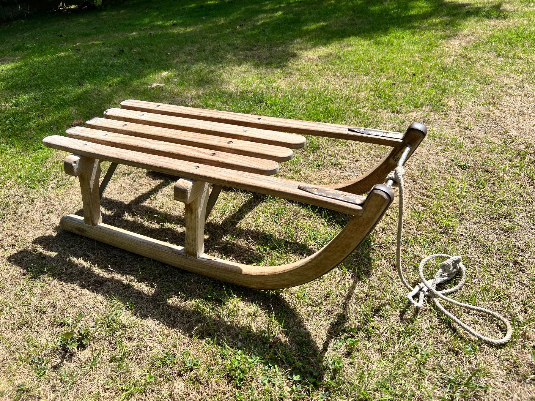 Luge: Antiker Holzschlitten – D'occasion à Burgdorf par A006972