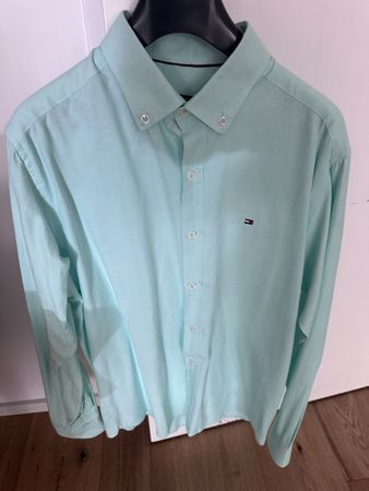 Hemd Tommy Hilfiger hellblau Grösse L guter Zustand