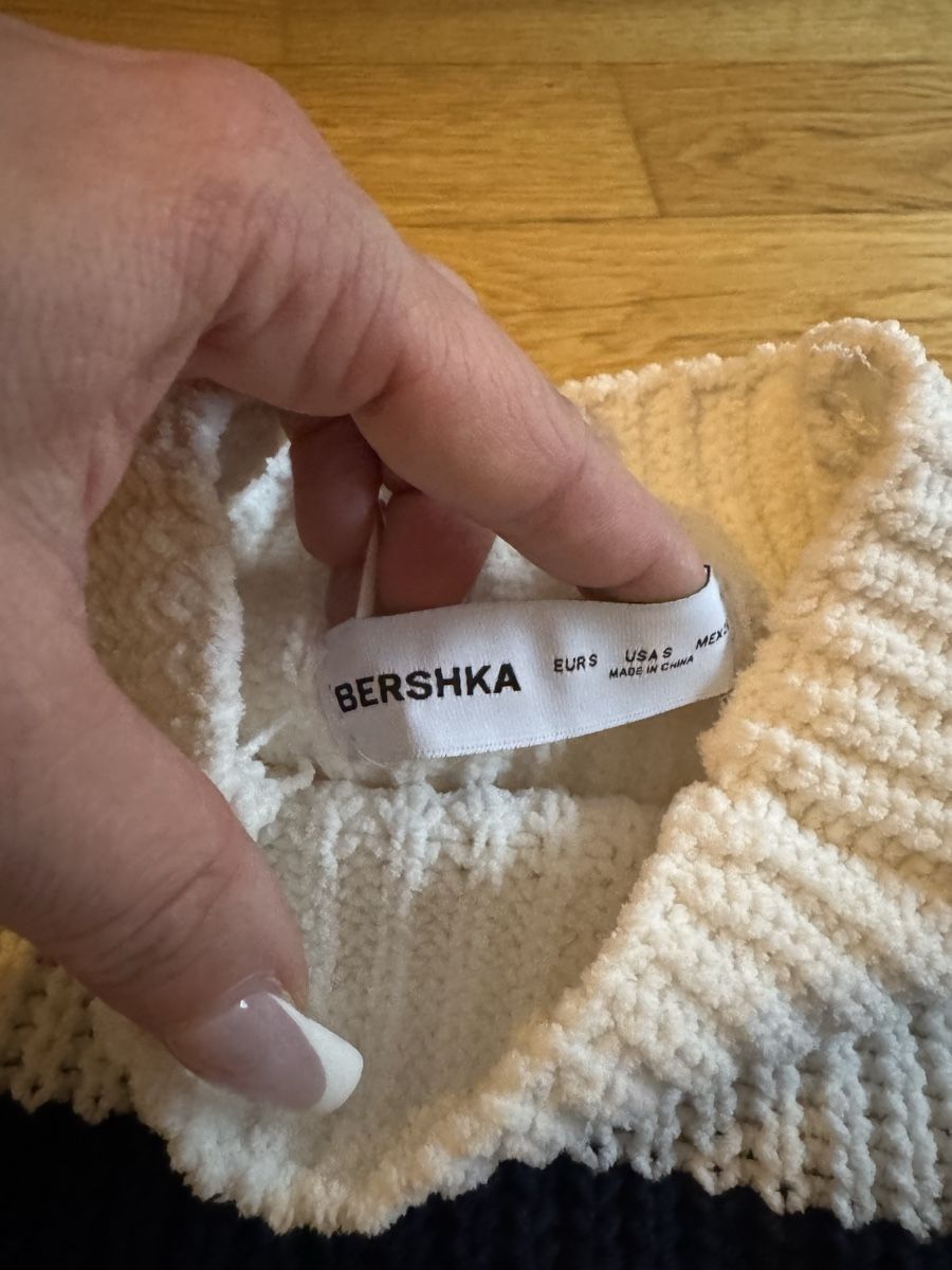 Bershka Maglioni & Felpe: BERSHKA Strickpullover Pullover Winter weiss blau Gr. S 36 – Usato da Wittenbach venduto da Apicel 1