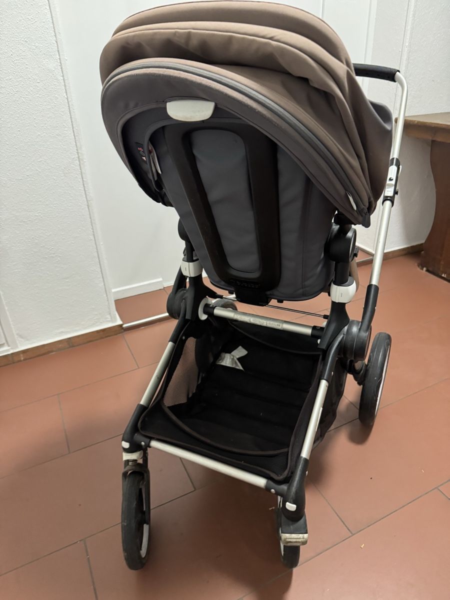 Bugaboo Carrozzine: Bugaboo Fox Kinderwagen mit Babyschale - guter Zustand – Usato da Zürich venduto da pet_2lhx 3