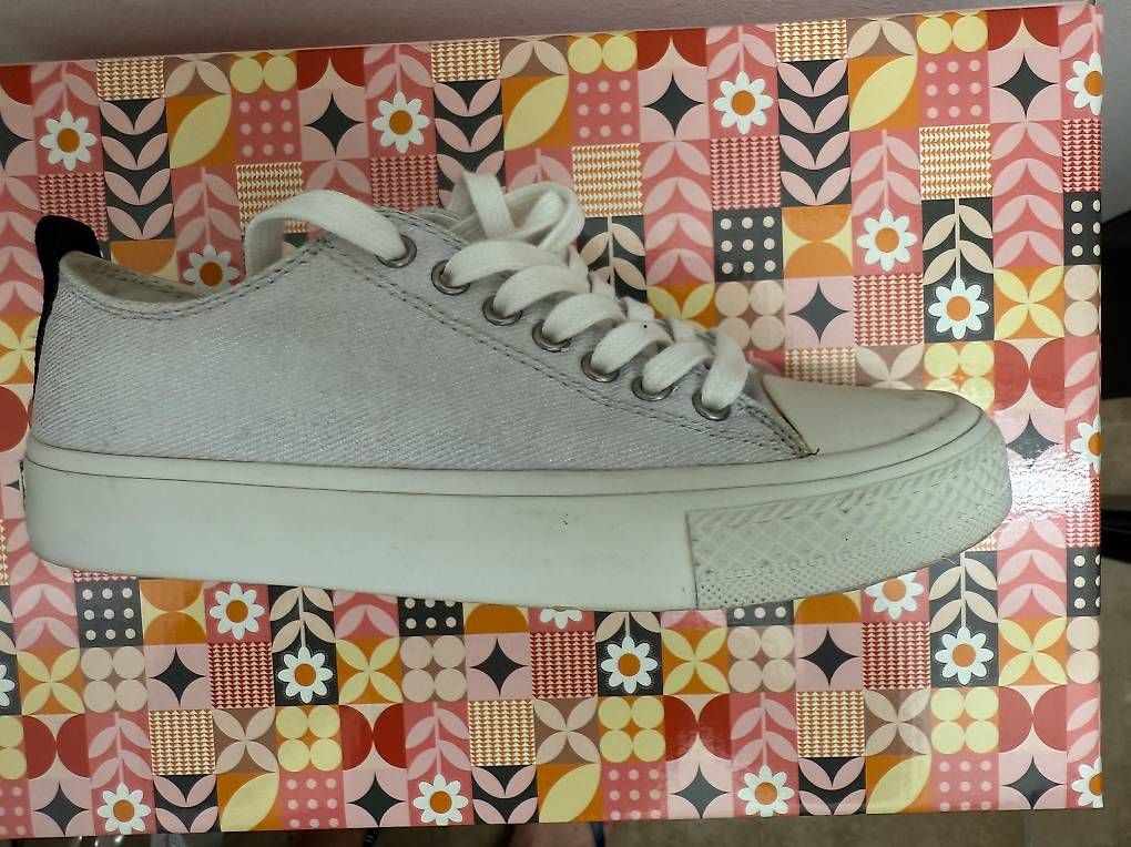 Scarpe da donna: Sneaker Guess – Usato da Rancate venduto da aga_t2st