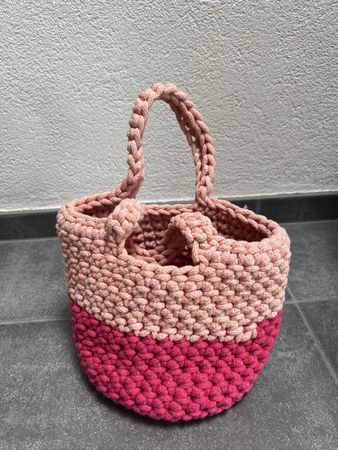 Selbstgehäckelte Tasche, pink/rosa