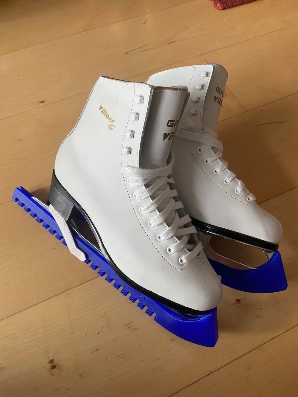 Graf Pattini da ghiaccio: Graf Villars Eiskunstlaufschuhe - Gr 41 - Damen – Usato da Altenrhein venduto da DamnitTom 1