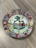 Piatto decorativo cinese vintage di Macau, fatto a mano