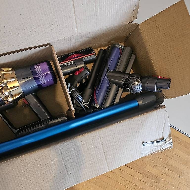 Dyson Aspirapolveri & Accessori: Dyson V11 nouvel – Nuovo (secondo la descrizione) da Plan les Ouates venduto da Ana_s21