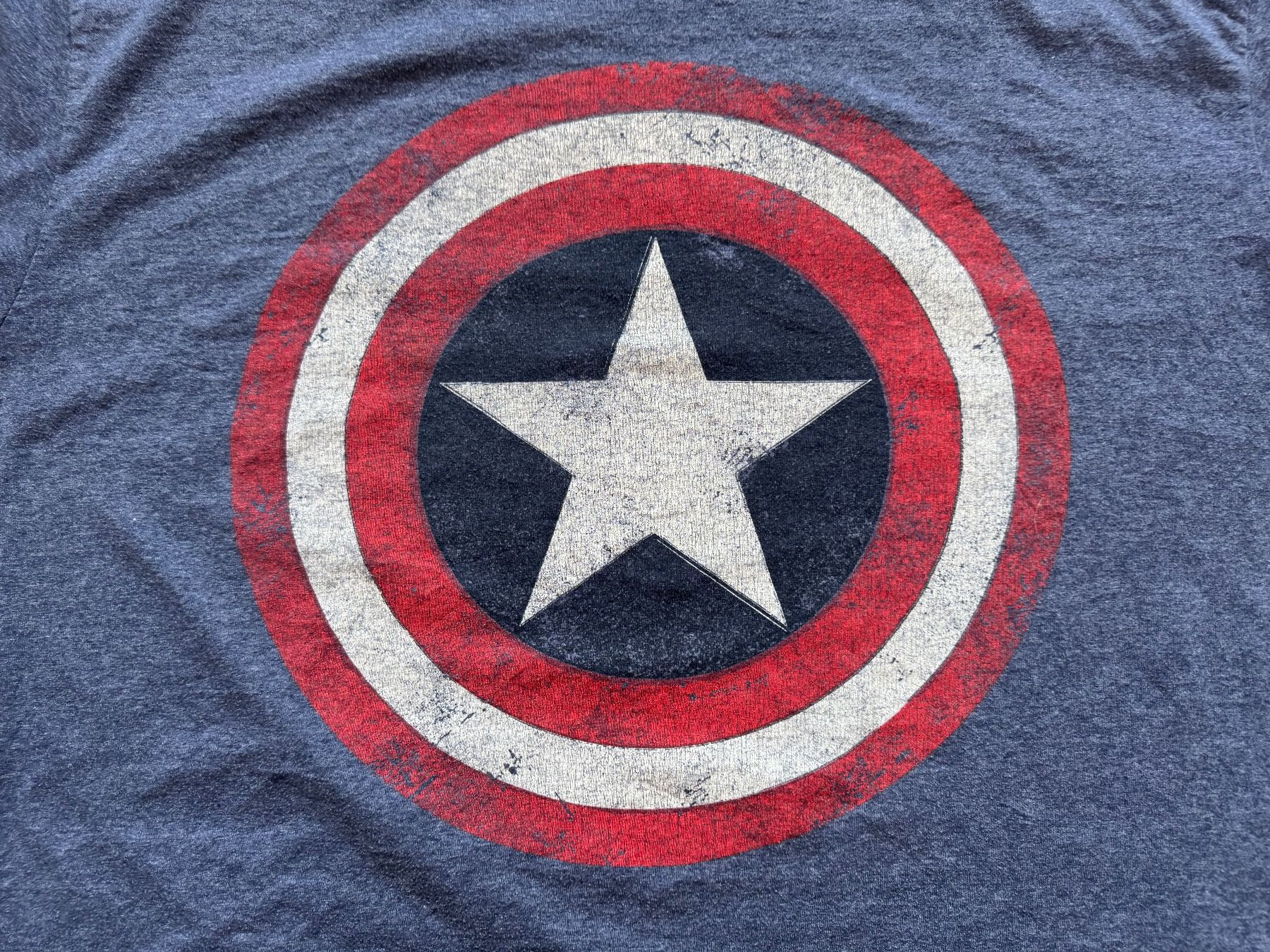 T-shirt: Captain America Marvel  MEN 2XL XXL – Usato da Neuchâtel venduto da _Easy_to_Find_ 1