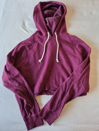 Bordeaux roter Hoodie, cropped