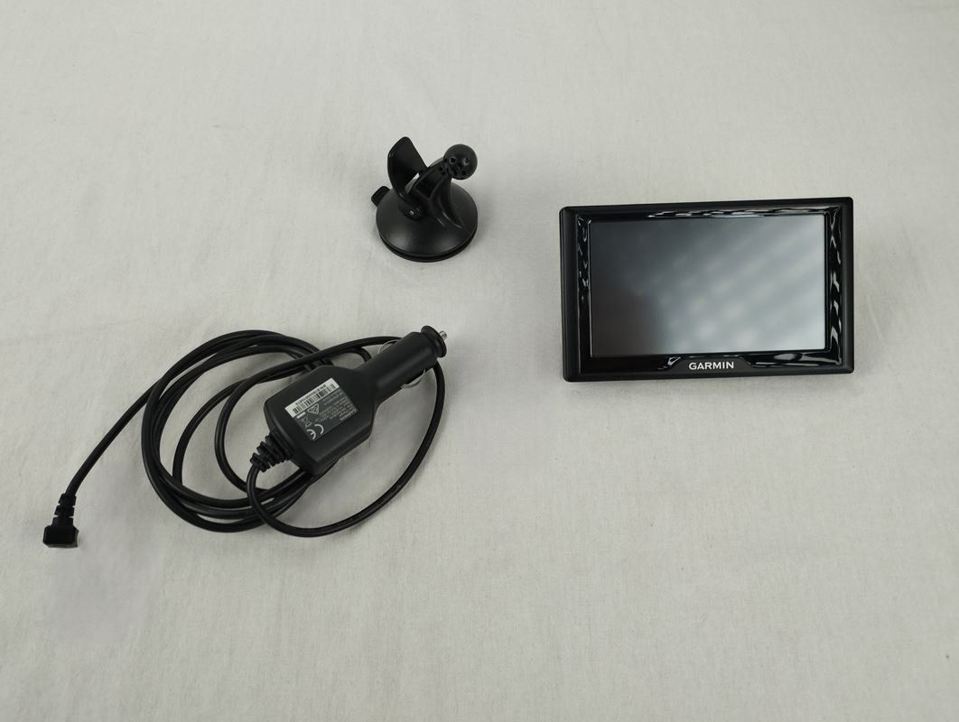 Garmin Navigation: GARMIN Navigationsgerät mit Anschluss und Halter – D'occasion à Schübelbach par Restwert_Schubelbach