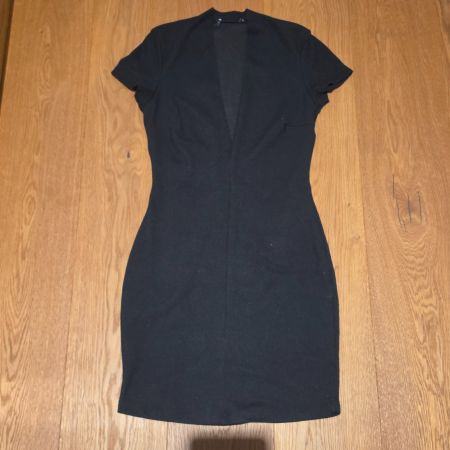 Damenkleid kurz schwarz mit V-Ausschnitt gr S
