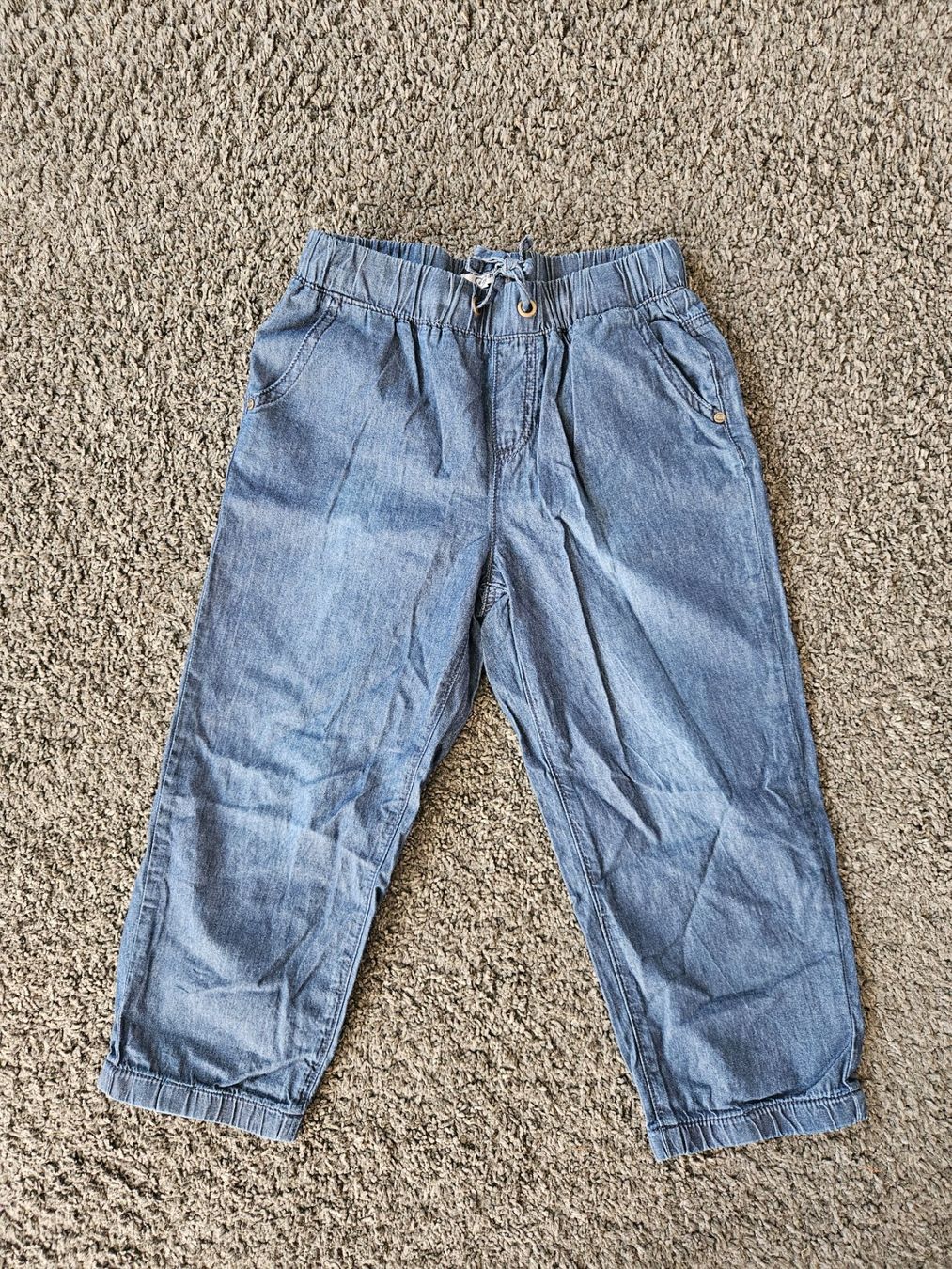 Pantaloni: Caprihose von Inside 146/152 – Usato da Marthalen venduto da Himbeersugus