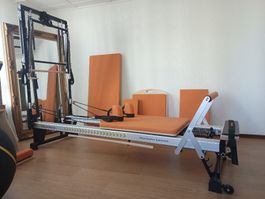 OfficeEmotion Profi Pilates Reformer mit Tower – Komplettset