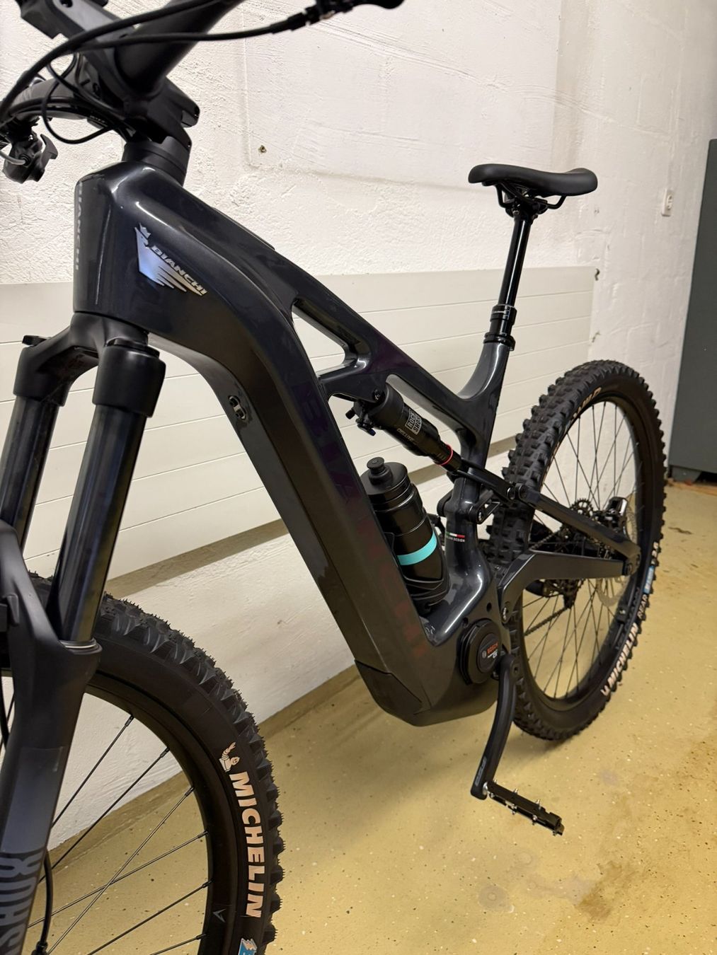 Bianchi Velos: Bianchi e-Vertic FX-Type PRO Carbon  Neuwertig nur 20km, L – Gebraucht aus Hausen am Albis von fed_ksv5