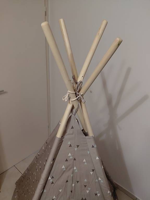 Autres lits & meubles pour enfants: Kinderspielzelt Tipi – D'occasion à Safenwil par RockyFlocky 3