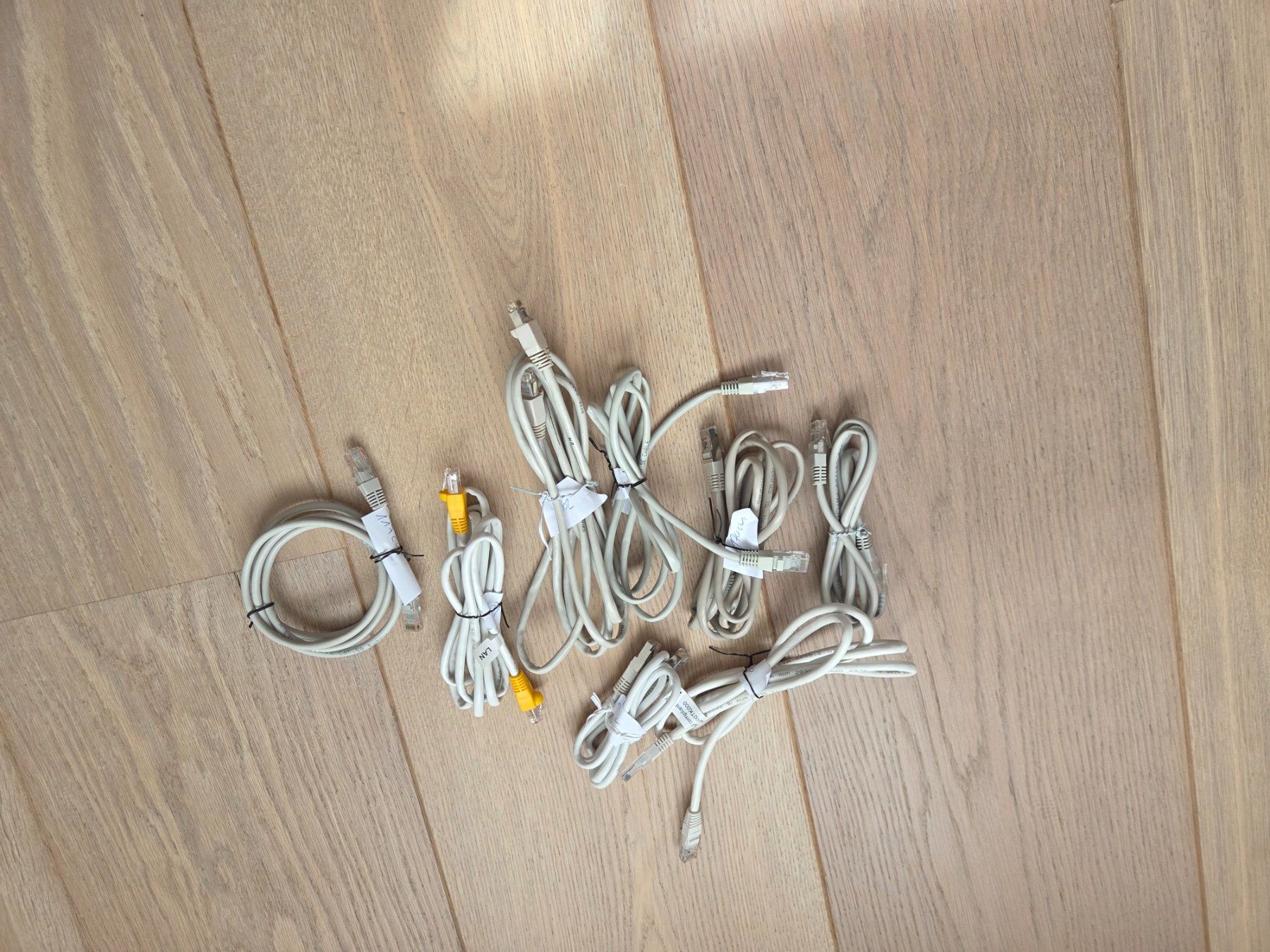 Kabel: 8 x LAN/Ethernet / Patch-Kabel – Gebraucht aus Ennetbürgen von Riwemogmbh 2