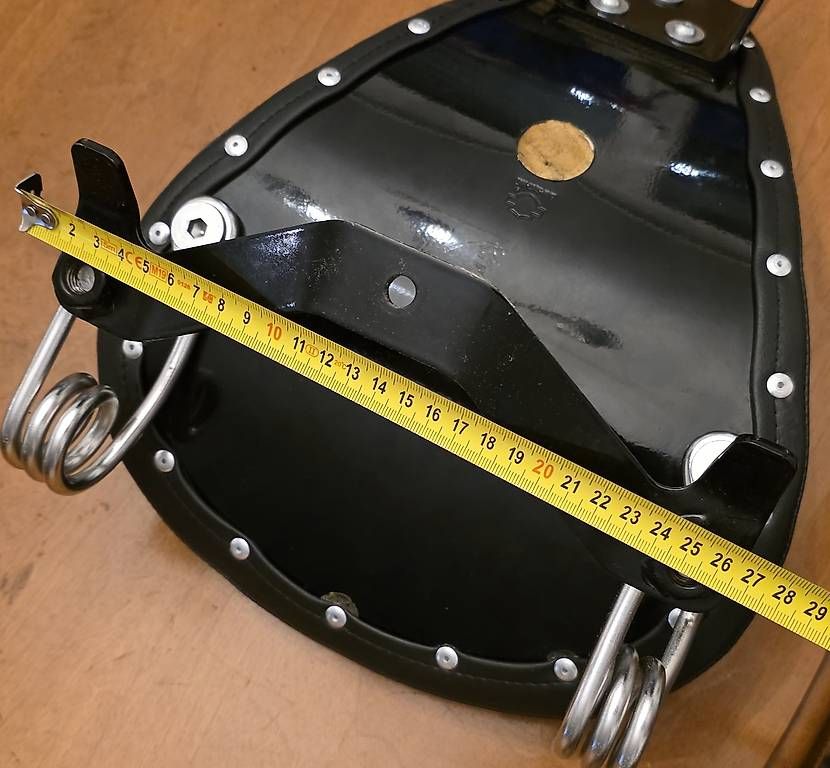 Tutti i ricambio per moto: Harley Davidson Solo Seat – Usato da Bern venduto da GS_VS1 1
