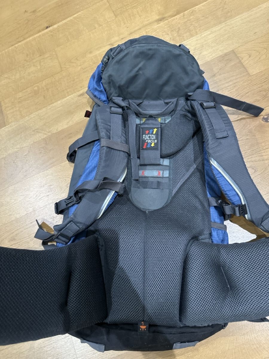 Rucksäcke: reiserucksack – Gebraucht aus Dozwil von muffling 4