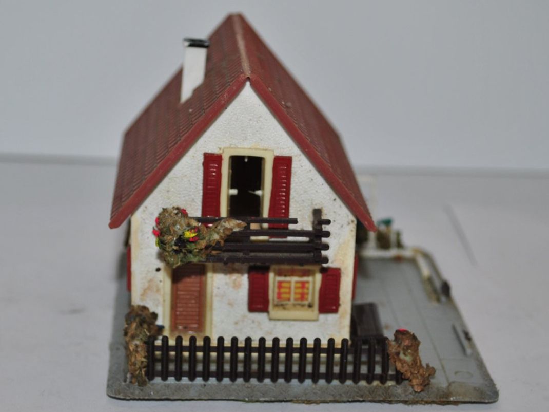 Faller Modelleisenbahnen: Faller Wohnhaus (ABU007) – Gebraucht aus Aarwangen von Bahnsupport