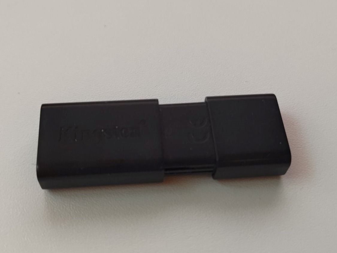 Kingston Chiavette USB: USB-Stick 8GB 3.0 – Usato da Liestal venduto da Kratzilla 1