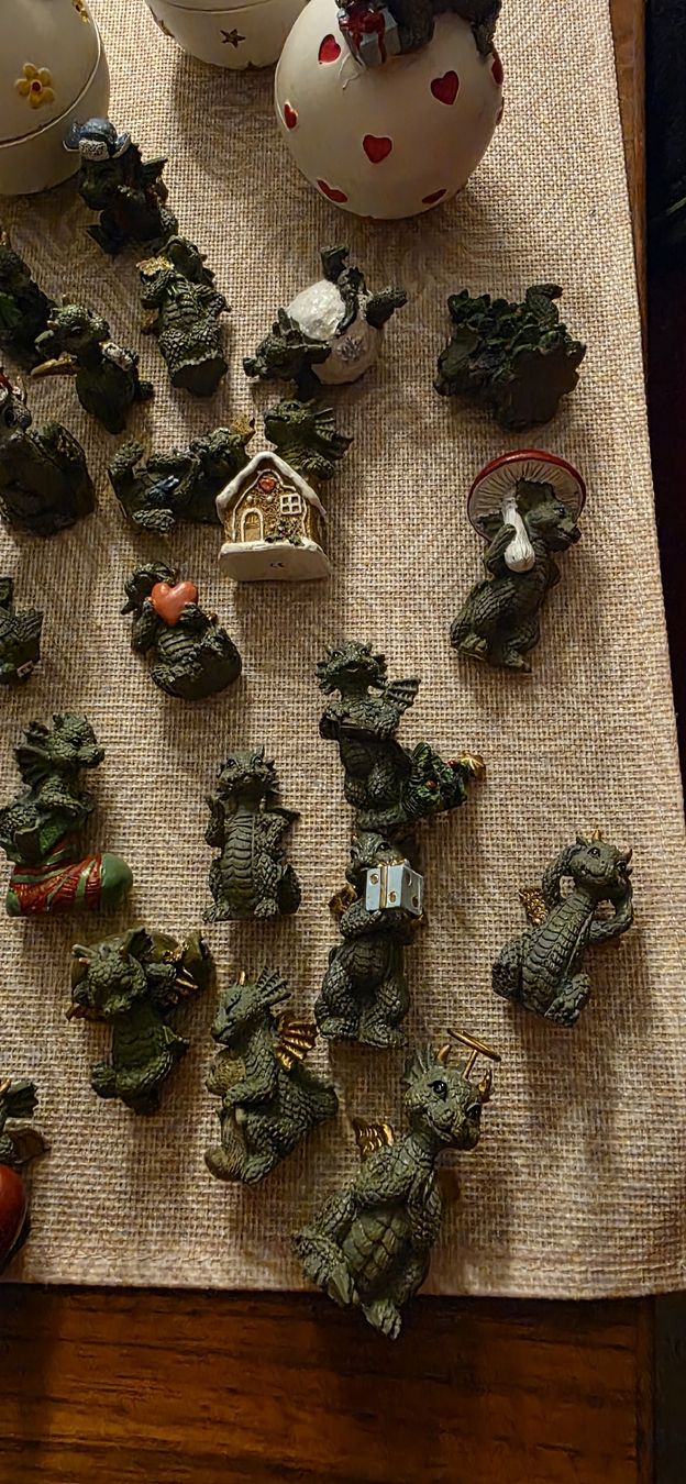 Statuette: Kleine Drachen Figuren Sammlung  – Usato da Bäretswil venduto da mar_py98 2