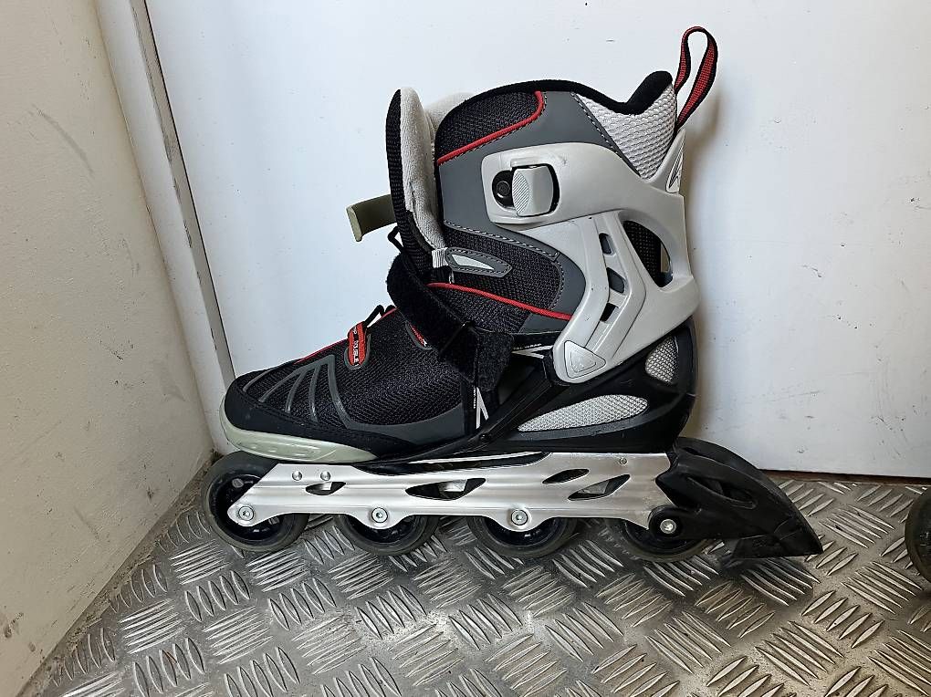 Pattini in linea & Pattini a rotelle: Rollerblade Inlineskates Grösse 43 zu verkaufen – Usato da Hilterfingen venduto da mus_85w9 2