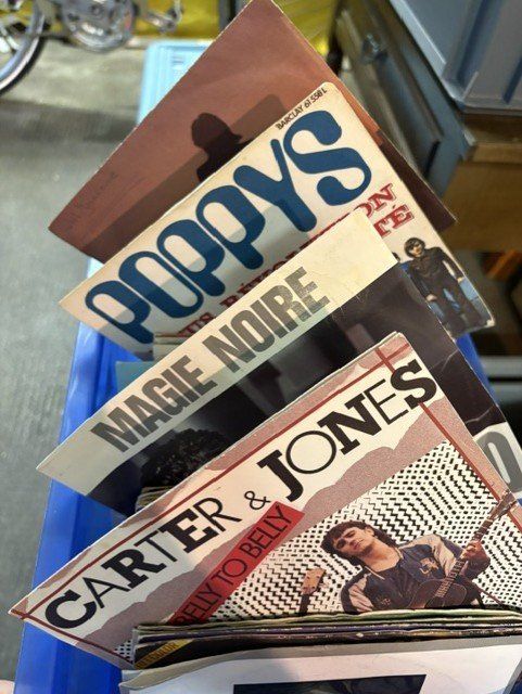 Vinyles: 111 singles – D'occasion à Cormondrèche par huggyz 2