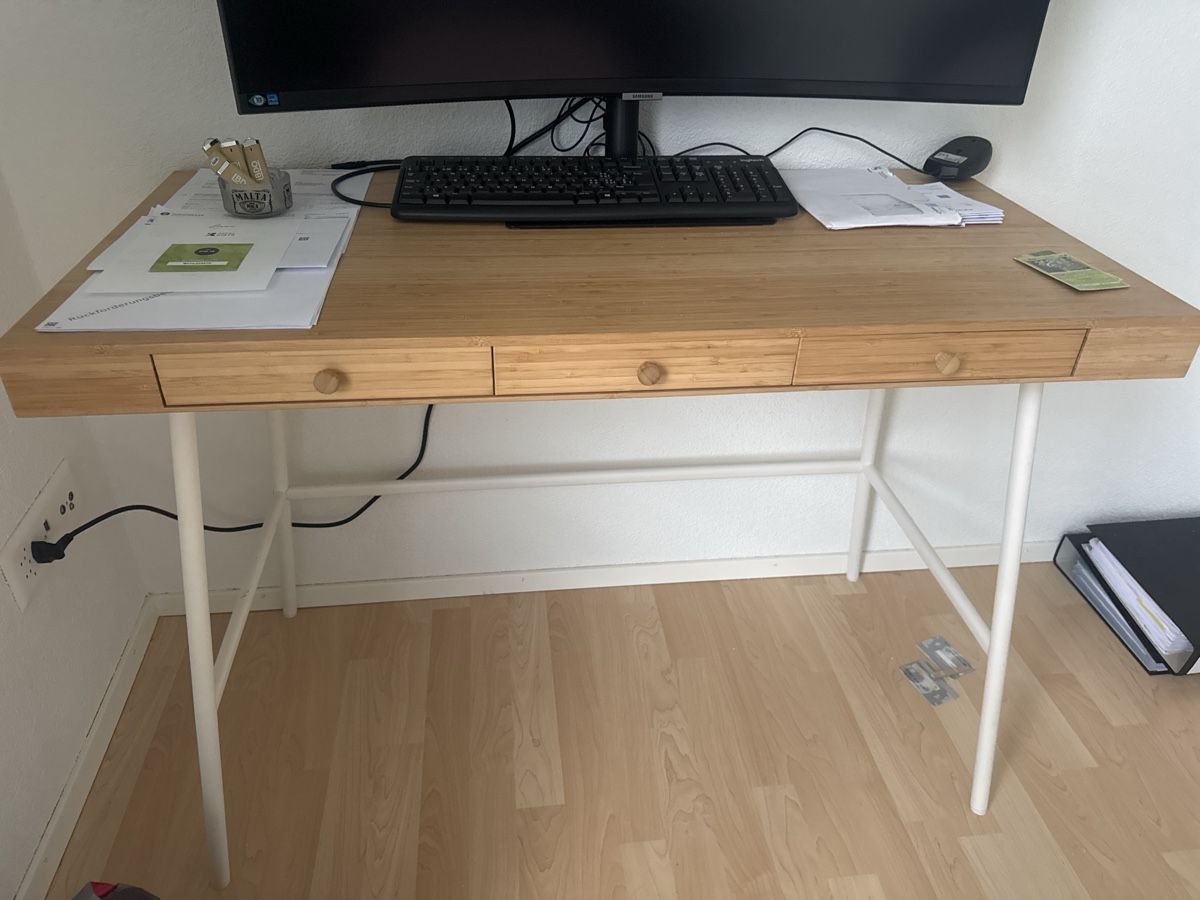 Tische: office/gaming wood table good condition  – Gebraucht aus Bülach von Moonys_lulu