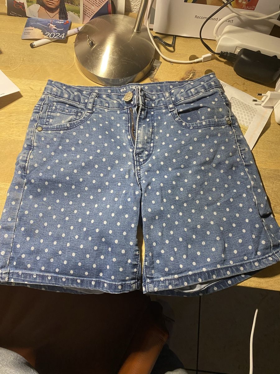Pantaloni: Short en jean à pois, taille 128 cm – Nuovo (secondo la descrizione) da Denges venduto da val_j8w7 1